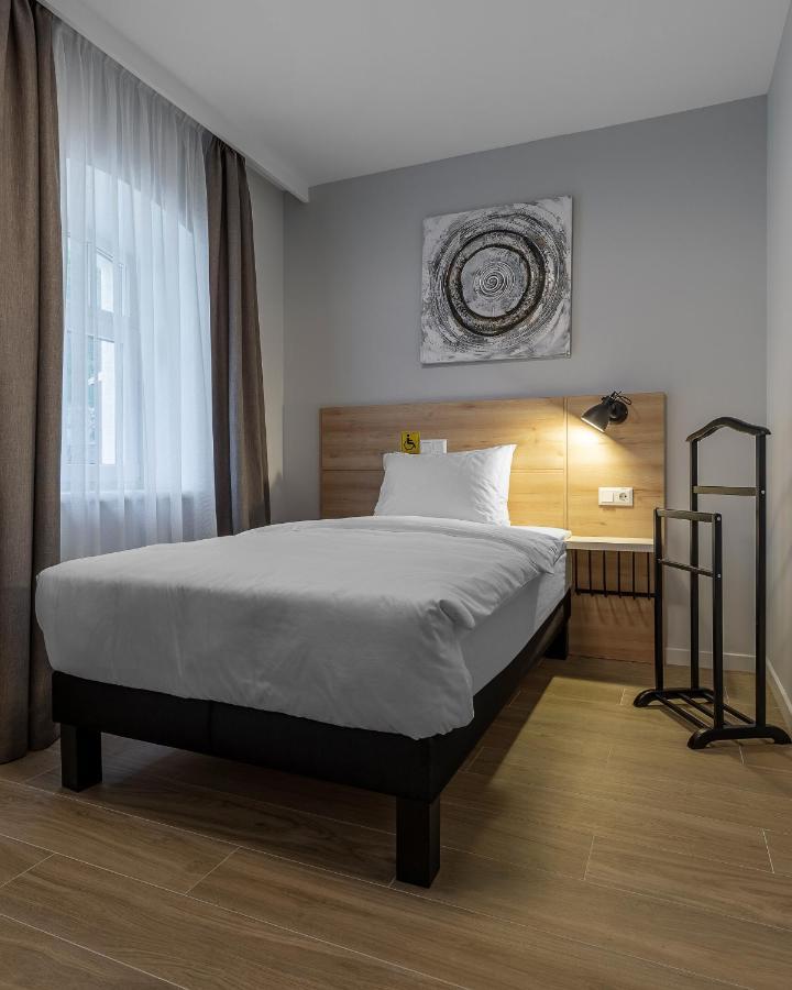 KONTRAKT Boutique Hotel Kiev Extérieur photo